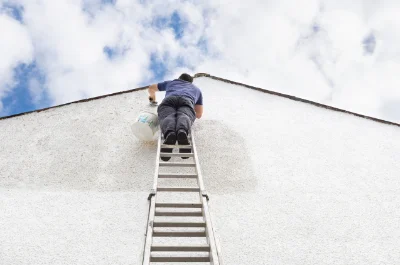 Peinture extérieure à la Chapelle-Montabourlet — façades et ravalement